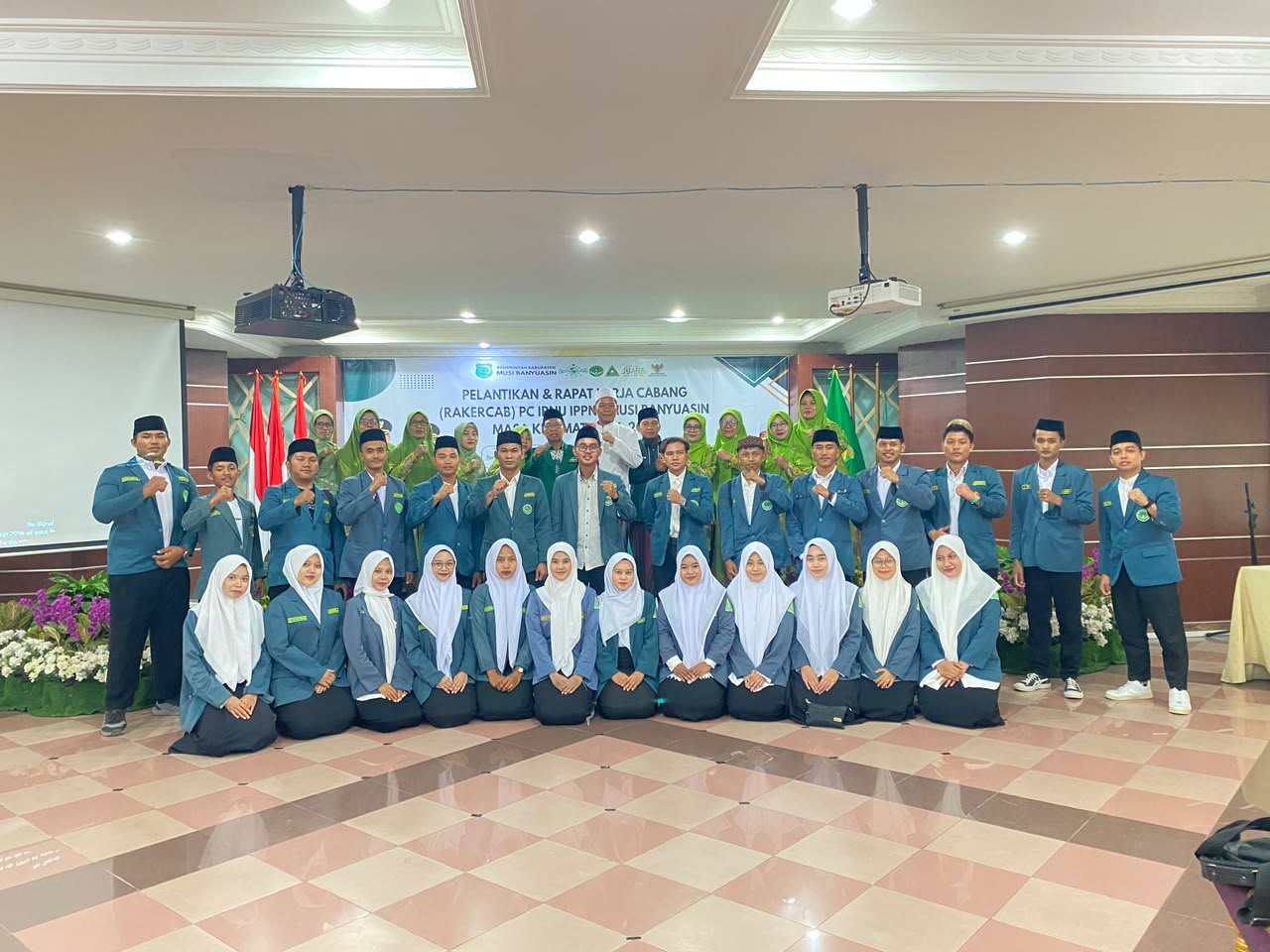 Pengurus Cabang (PC) Ikatan Pelajar Nahdlatul Ulama (IPNU) dan Ikatan Pelajar Putri Nahdlatul Ulama (IPPNU) Kabupaten Musi Banyuasin (Muba) masa khidmat 2026–2028 resmi dilantik. Prosesi pelantikan berlangsung khidmat di Auditorium Pemerintah Kabupaten (Pemkab) Muba, Sekayu, pada Jumat (16/10/2026)